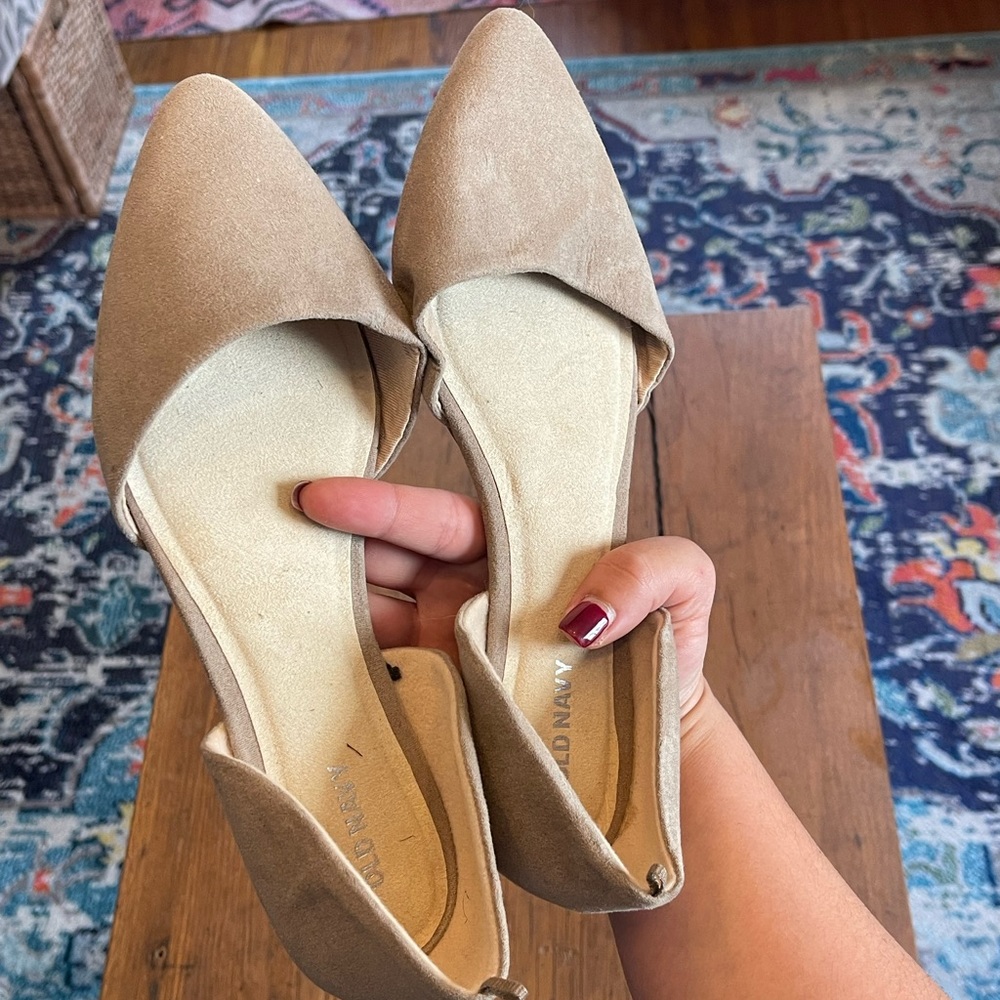 Nude flats